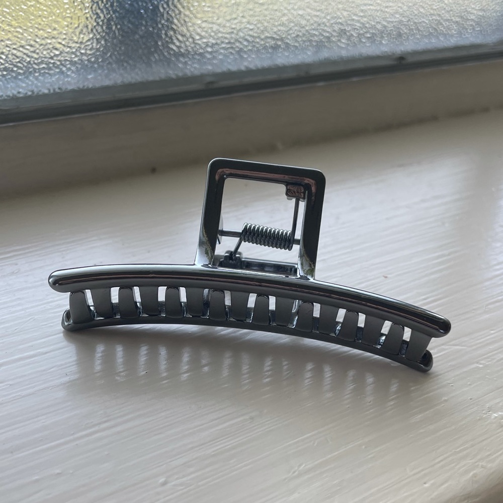 Anthropologie Metallic Gunmetal Minimalist Metal Hair Claw
